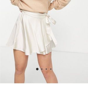 Bershka satin tie mini skirt. Size L